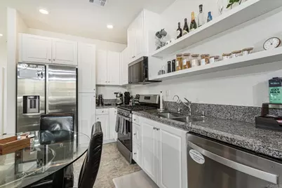 958 Foxwood Lane, Vista, CA 92081 - Photo 7