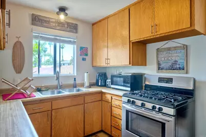 1080 Buena Place, Carlsbad, CA 92008 - Photo 17