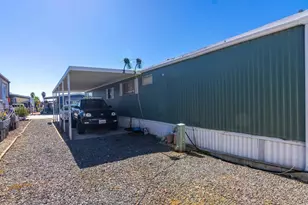 1010 E Bobier Dr, Vista, CA 92084 - Photo 23