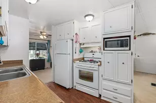 1010 E Bobier Dr, Vista, CA 92084 - Photo 11