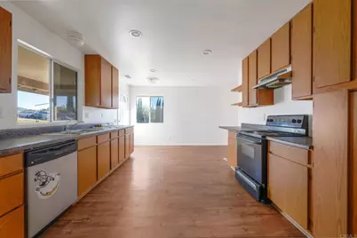 2058 Hawley Drive, Vista, CA 92084 - Photo 9