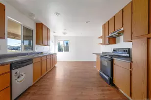 2058 Hawley Dr, Vista, CA 92084 - Photo 9