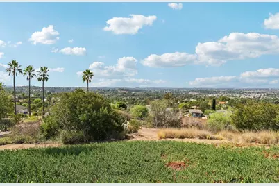 2068 Camino Culebra, Vista, CA 92084 - Photo 63