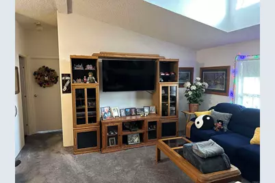 21423 Bramble Way, Saugus, CA 91350 - Photo 7