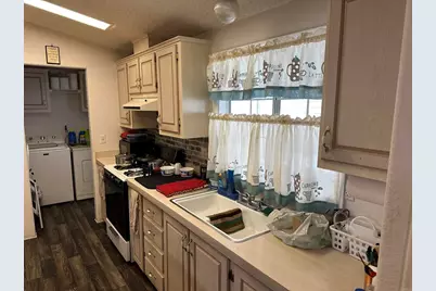 21423 Bramble Way, Saugus, CA 91350 - Photo 9