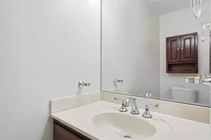 909 Caminito Madrigal, Carlsbad, CA 92011 - Photo 13