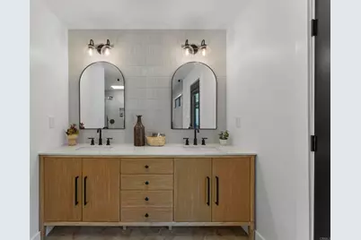 5777 Desert View Dr., La Jolla, CA 92037 - Photo 21
