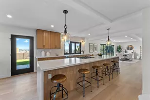 5777 Desert View Dr, La Jolla, CA 92037 - Photo 3