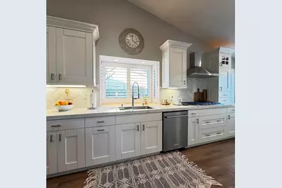 1981 Stonecrest Court, Vista, CA 92081 - Photo 7