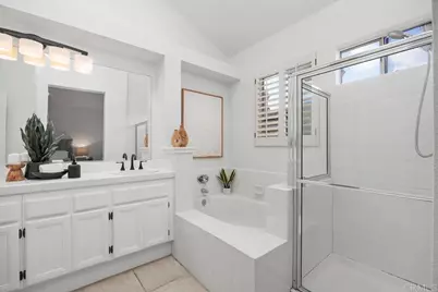 7122 Calabria Ct #E, San Diego, CA 92122 - Photo 21