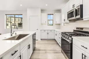 1609 Holly Leaf Wy, Oceanside, CA 92056 - Photo 7