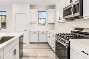 1609 Holly Leaf Wy, Oceanside, CA 92056 - Photo 5