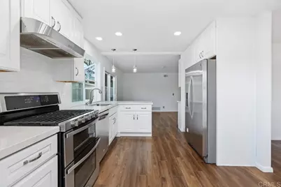 7925 Calle Madrid, Carlsbad, CA 92009 - Photo 19