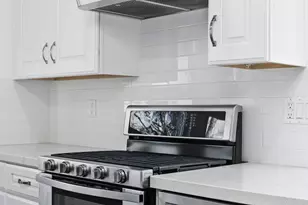 7925 Calle Madrid, Carlsbad, CA 92009 - Photo 17