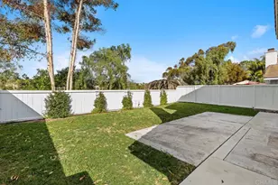 7925 Calle Madrid, Carlsbad, CA 92009 - Photo 35