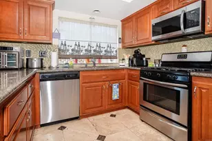 767 Rivertree Dr, Oceanside, CA 92058 - Photo 9