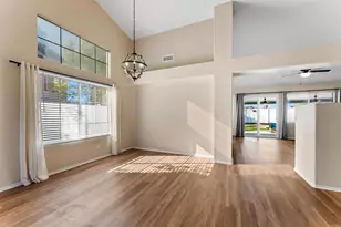 39785 Spinning Wheel Dr, Murrieta, CA 92562 - Photo 9