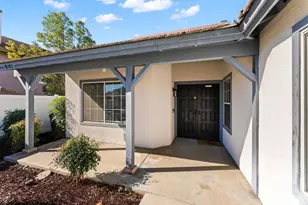 39785 Spinning Wheel Dr, Murrieta, CA 92562 - Photo 3