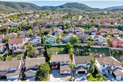 1379 Corte Bagalso, San Marcos, CA 92069 - Photo 35