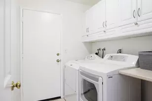 5602 Roundtree Pl, Westlake Village, CA 91362 - Photo 23