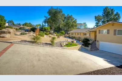 10629 Meadow Glen Way E, Escondido, CA 92026 - Photo 13