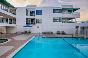 2552 Navarra Dr, Carlsbad, CA 92009 - Photo 27