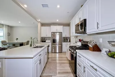 1715 Crabapple Way, Oceanside, CA 92056 - Photo 3