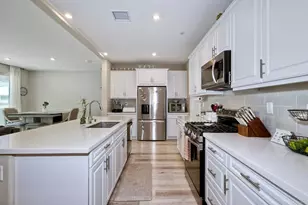 1715 Crabapple Wy, Oceanside, CA 92056 - Photo 3