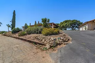 2925 Los Alisos Dr, Fallbrook, CA 92028 - Photo 29