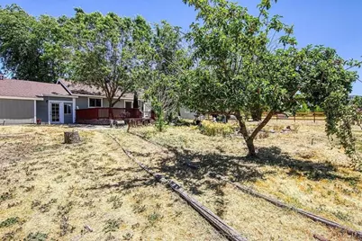 18461 Santa Anita Street, Tehachapi, CA 93561 - Photo 9