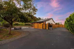 6937 Kellyn Ln, Vista, CA 92084 - Photo 9