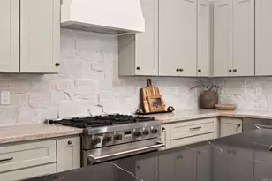 3964 Scott Dr, Carlsbad, CA 92008 - Photo 11