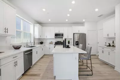 1700 Laurelwood Way, Oceanside, CA 92056 - Photo 15