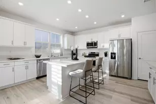 1700 Laurelwood Wy, Oceanside, CA 92056 - Photo 5