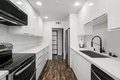 14141 Dickens Street #111, Sherman Oaks, CA 91423 - Photo 1