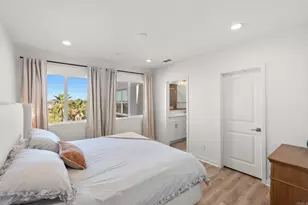 13480 Lopelia Meadows Pl, San Diego, CA 92130 - Photo 17