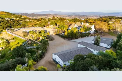 38755 Via Vista Grande, Murrieta, CA 92562 - Photo 73