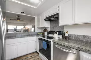 907 Hickory Ct, Carlsbad, CA 92011 - Photo 9