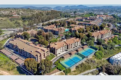 10250 Caminito Cuervo #15, Mission Village, CA 92108 - Photo 5