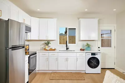 735 Pine Avenue, Carlsbad, CA 92008 - Photo 21