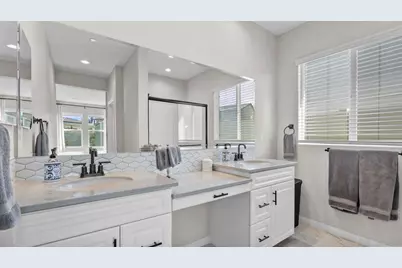 30491 De Caron Street, Murrieta, CA 92563 - Photo 11