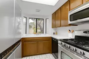 1065 Brewley Ln, Vista, CA 92081 - Photo 13