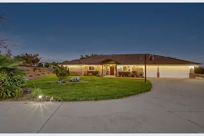 2092 Tudor Lane, Fallbrook, CA 92028 - Photo 3