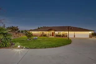 2092 Tudor Ln, Fallbrook, CA 92028 - Photo 3