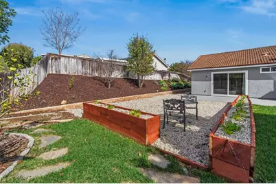 2049 Camino Dr, Escondido, CA 92026 - Photo 7