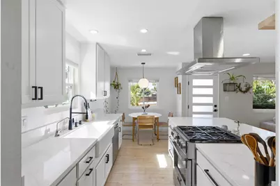 271 Coneflower Street, Encinitas, CA 92024 - Photo 11