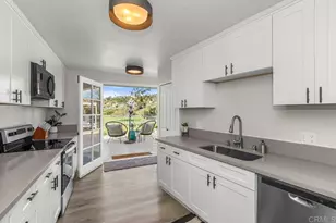 2544 Navarra, Carlsbad, CA 92009 - Photo 5