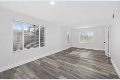 2891 Oakwood Creek Way, Escondido, CA 92027 - Photo 11