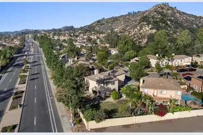 2891 Oakwood Creek Way, Escondido, CA 92027 - Photo 33