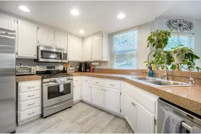 275 Royal Glen Drive, Fallbrook, CA 92028 - Photo 13